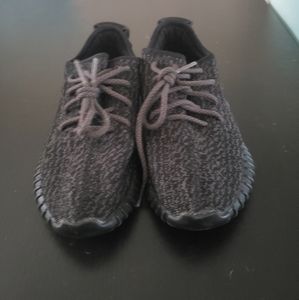 Adidas Yeezy Pirate black